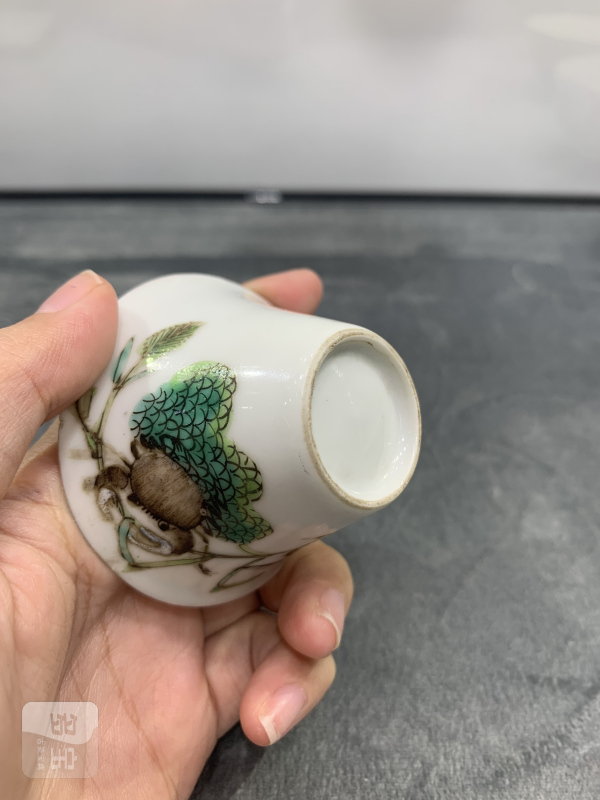 清晚期粉彩二甲传胪马蹄形小杯 - 图8